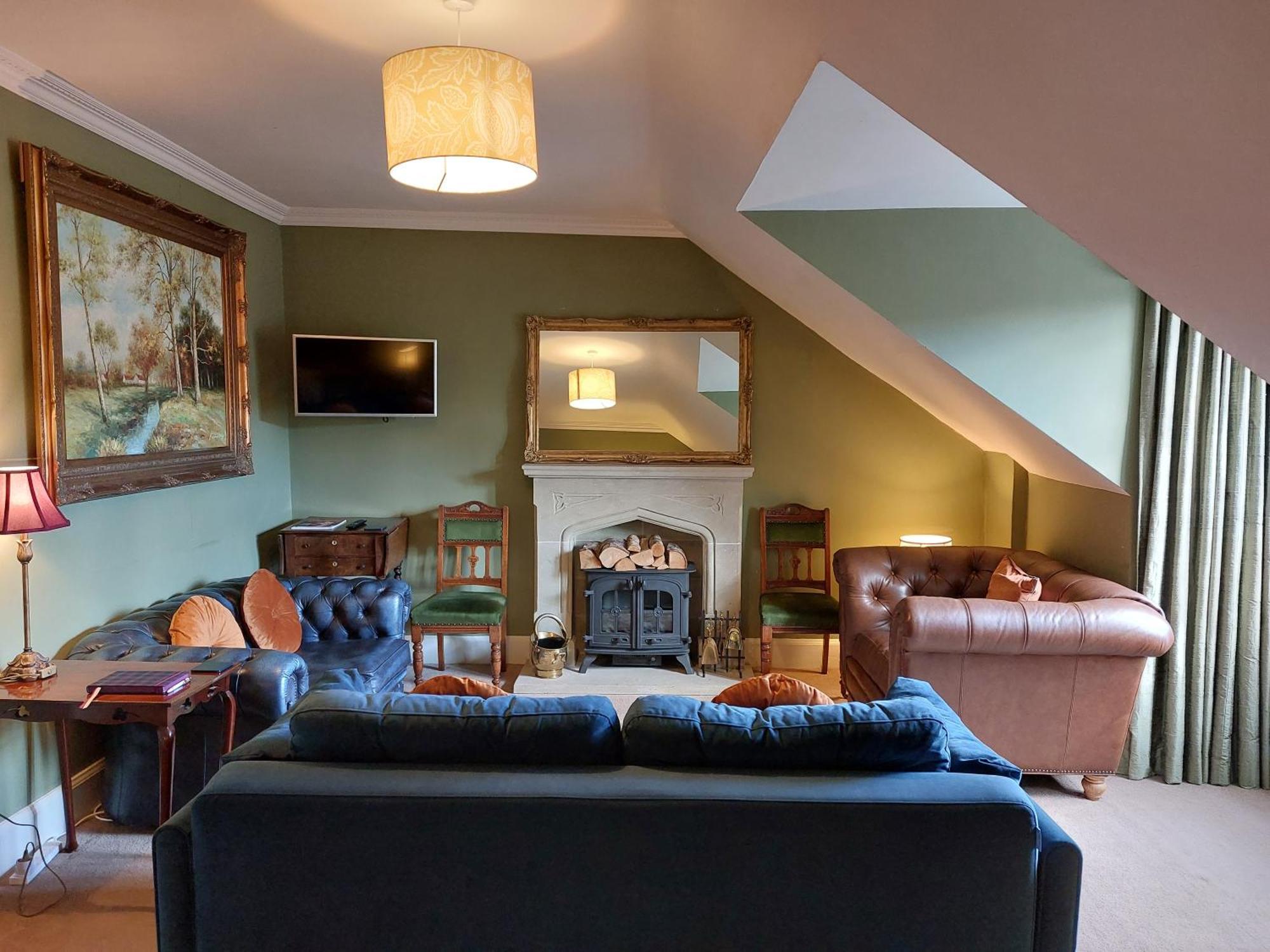 Stunning 5Br Royal Mile Penthouse Apartment เอดินบะระ ภายนอก รูปภาพ