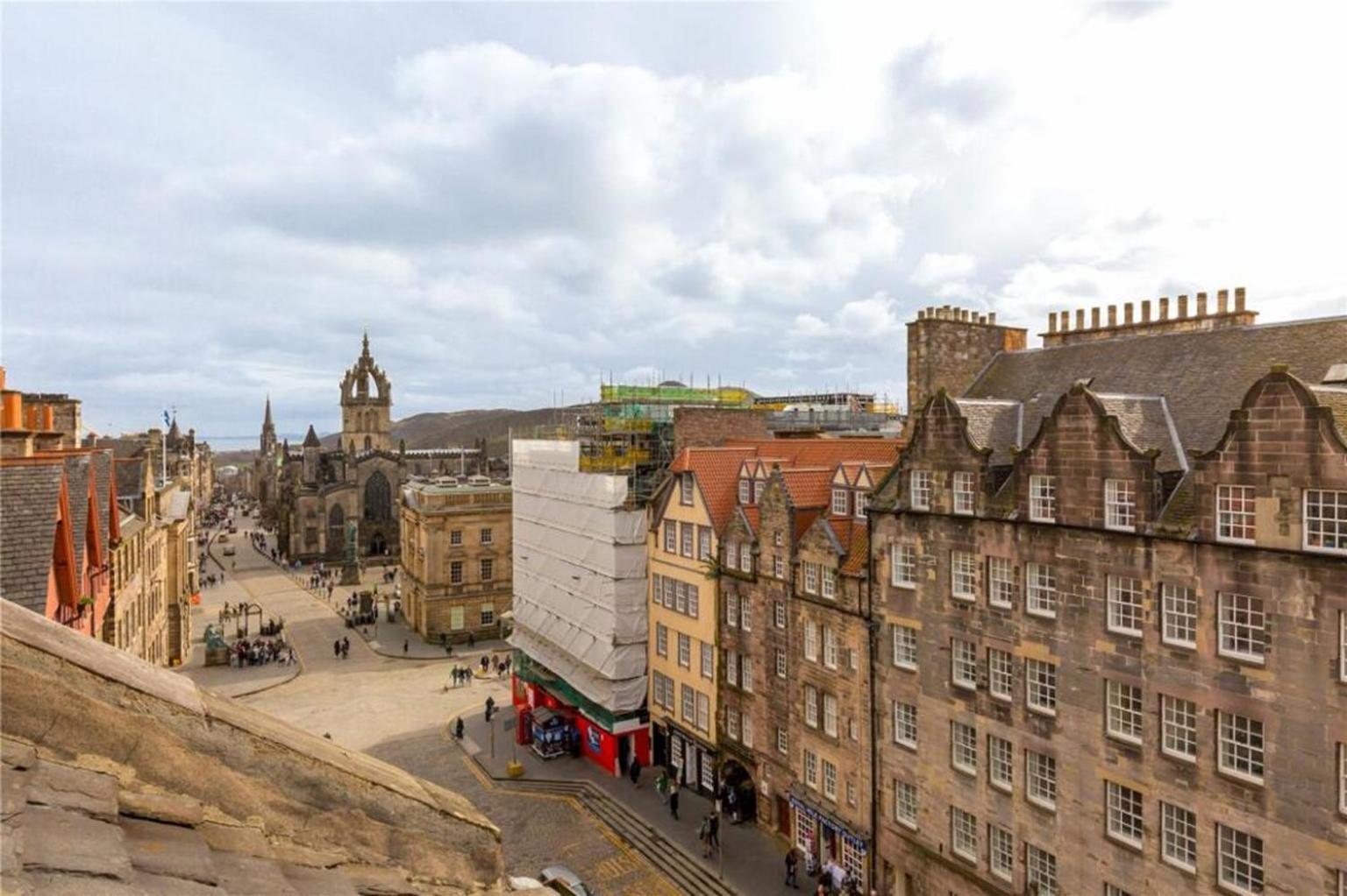 Stunning 5Br Royal Mile Penthouse Apartment เอดินบะระ ภายนอก รูปภาพ