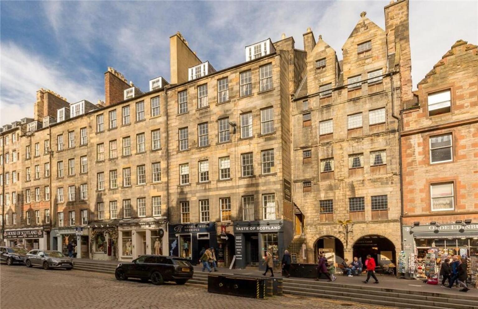 Stunning 5Br Royal Mile Penthouse Apartment เอดินบะระ ภายนอก รูปภาพ